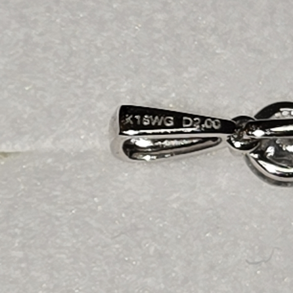 2 carat Diamond Cross Pendant in K18 Solid white gold - Picture 5 of 11